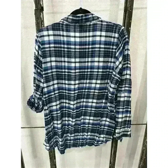 Dallas Cowboy Team Apparel, Ladies Long Sleeve Flannel Button Up - Picture 3 of 6
